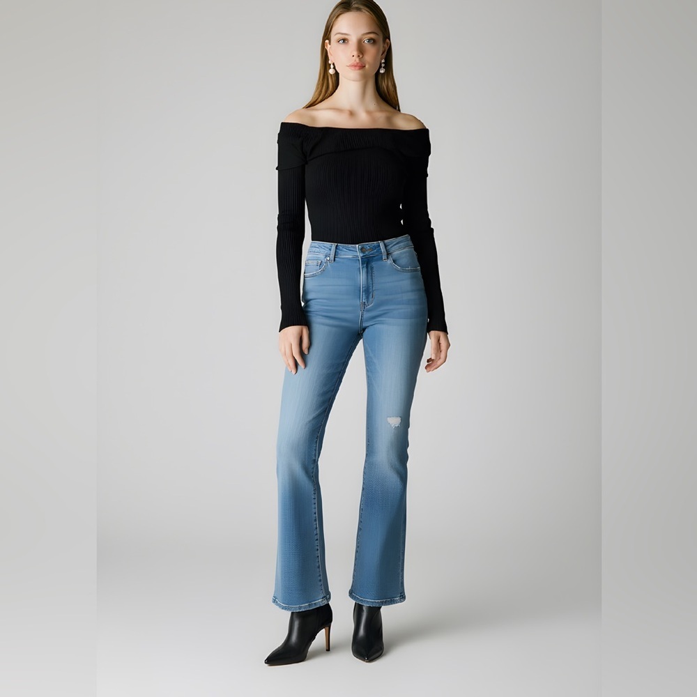NWT Sonoma SZ 8 5-pocket light wash, flare leg w/light distress waist 32”-34”